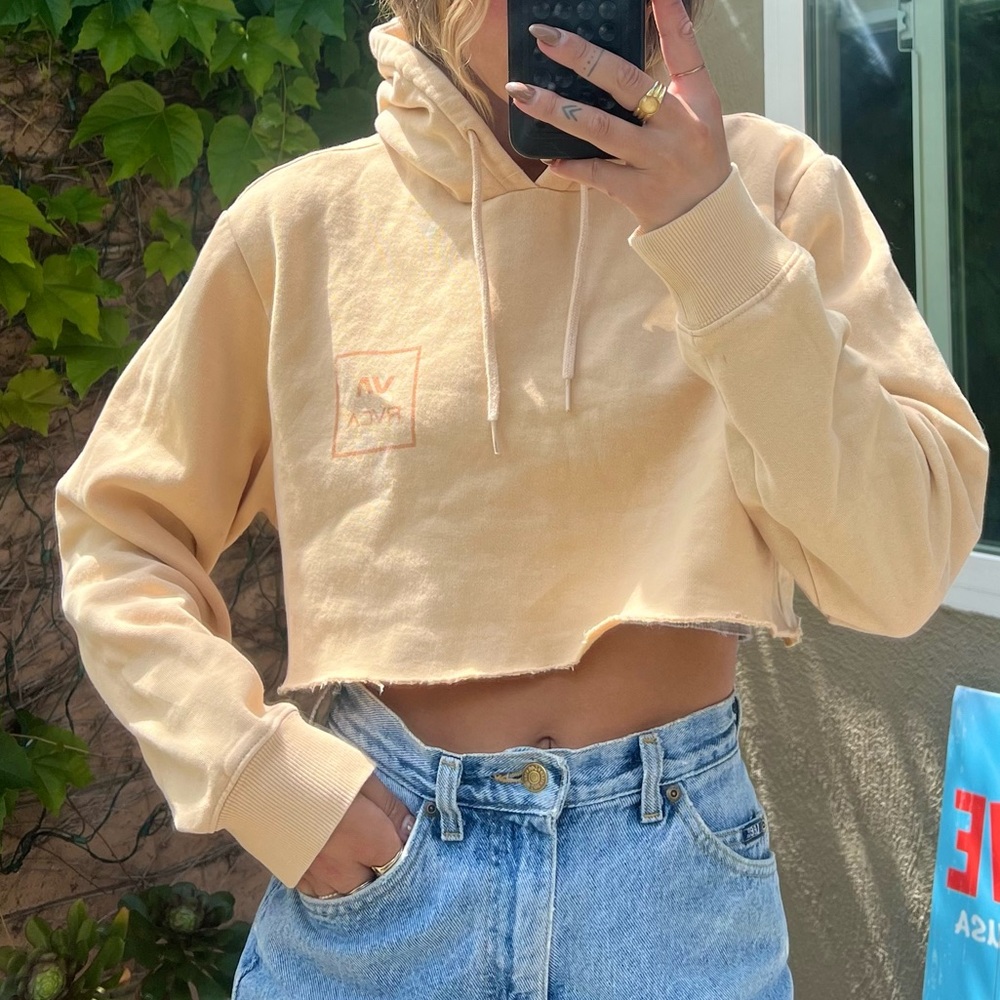 Cropped RVCA hoodie